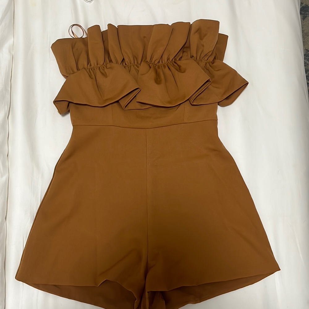 NWT Do+Be Strapless Ruffle Romper